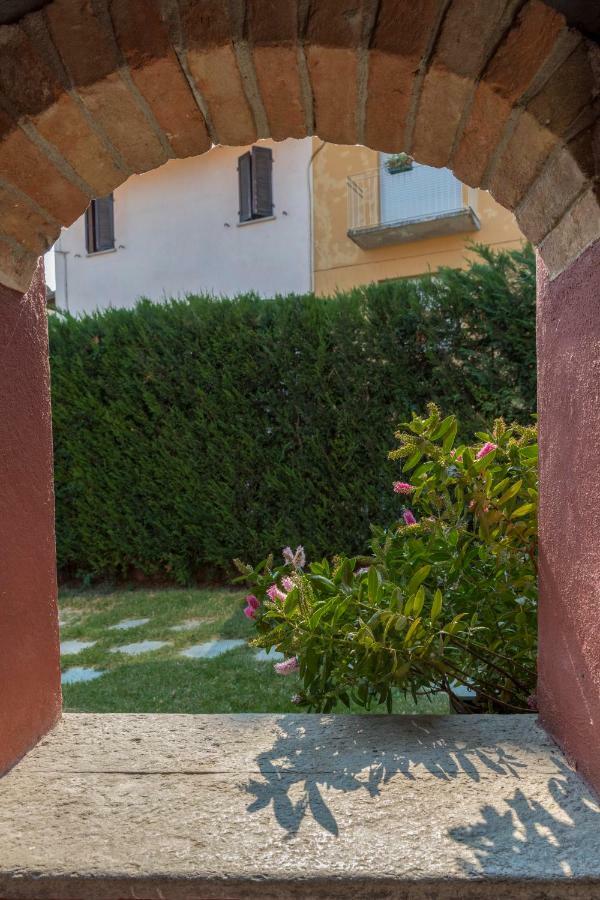Villa Goccia Di Vino Ла Мора Екстериор снимка